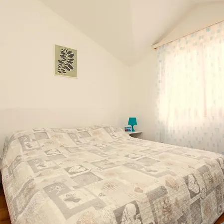 House Nena With Pool Villa