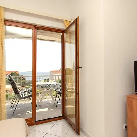 House Nena With Pool * Vinišće