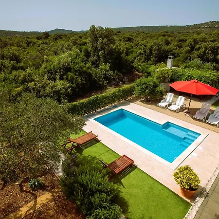 House Nena With Pool فيلة Vinišće