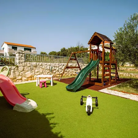 House Nena With Pool * Vinisce