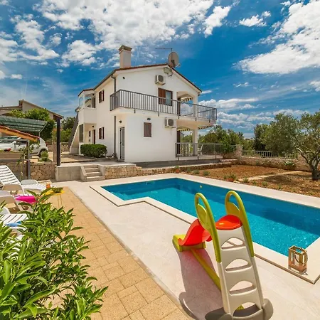 House Nena With Pool *