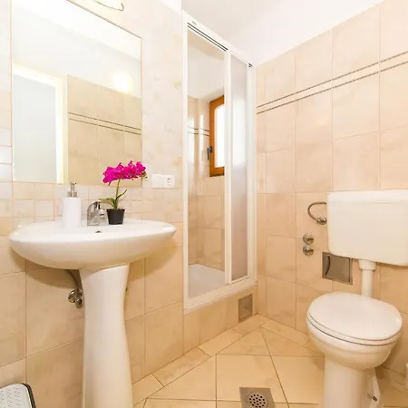 House Nena With Pool