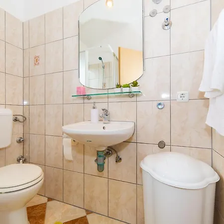 House Nena With Pool * Vinišće