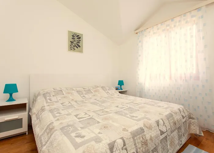 House Nena With Pool Вилла