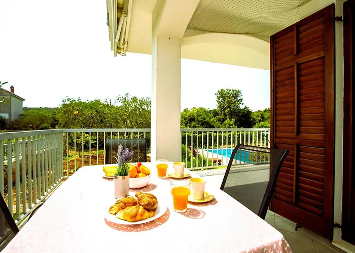 House Nena With Pool Вилла