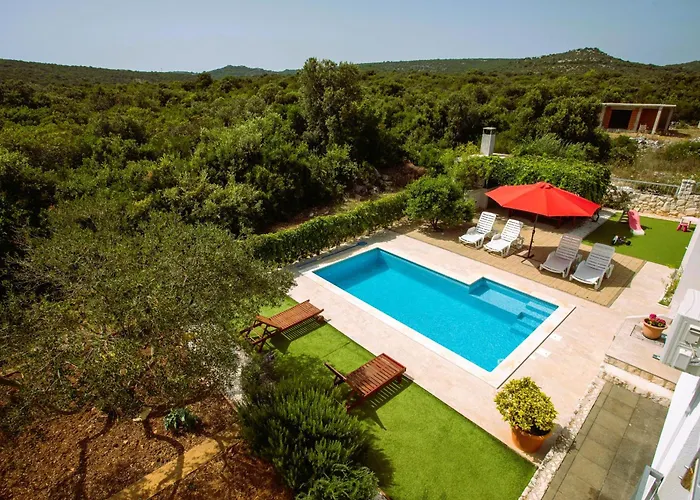 House Nena With Pool Вилла Винишче