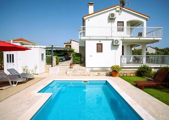 House Nena With Pool *
