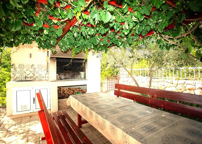 House Nena With Pool