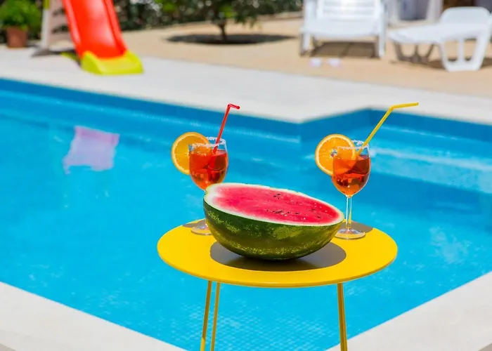 House Nena With Pool Вилла
